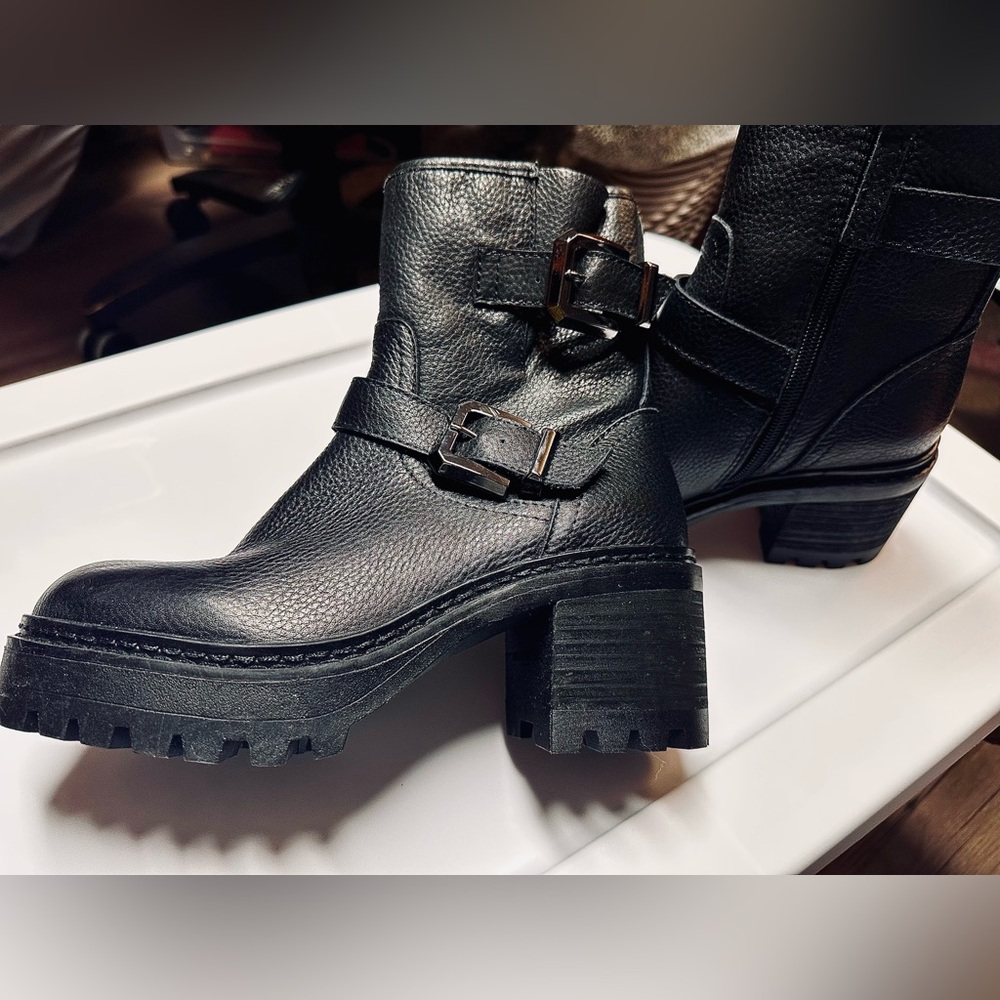 NWOT ALDO LEATHER black combat moto ankle heeled boots sz 6 NWOT BRAND NEW